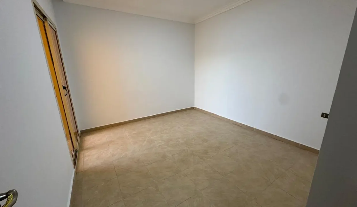 British Resort Compound - Image 10