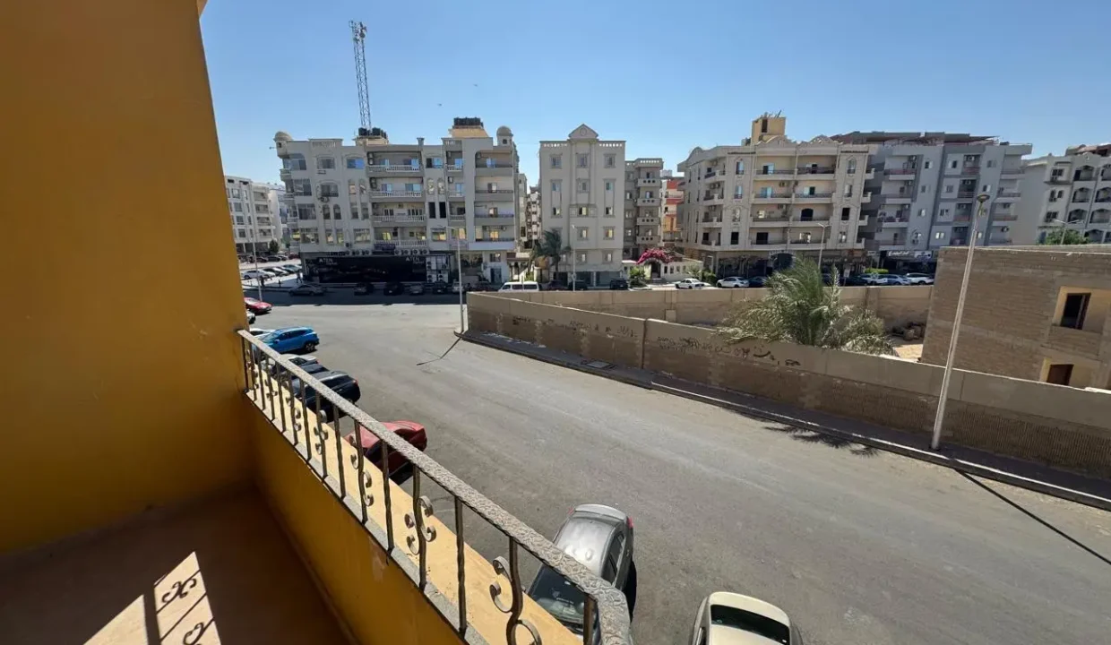 British Resort Compound - Image 2