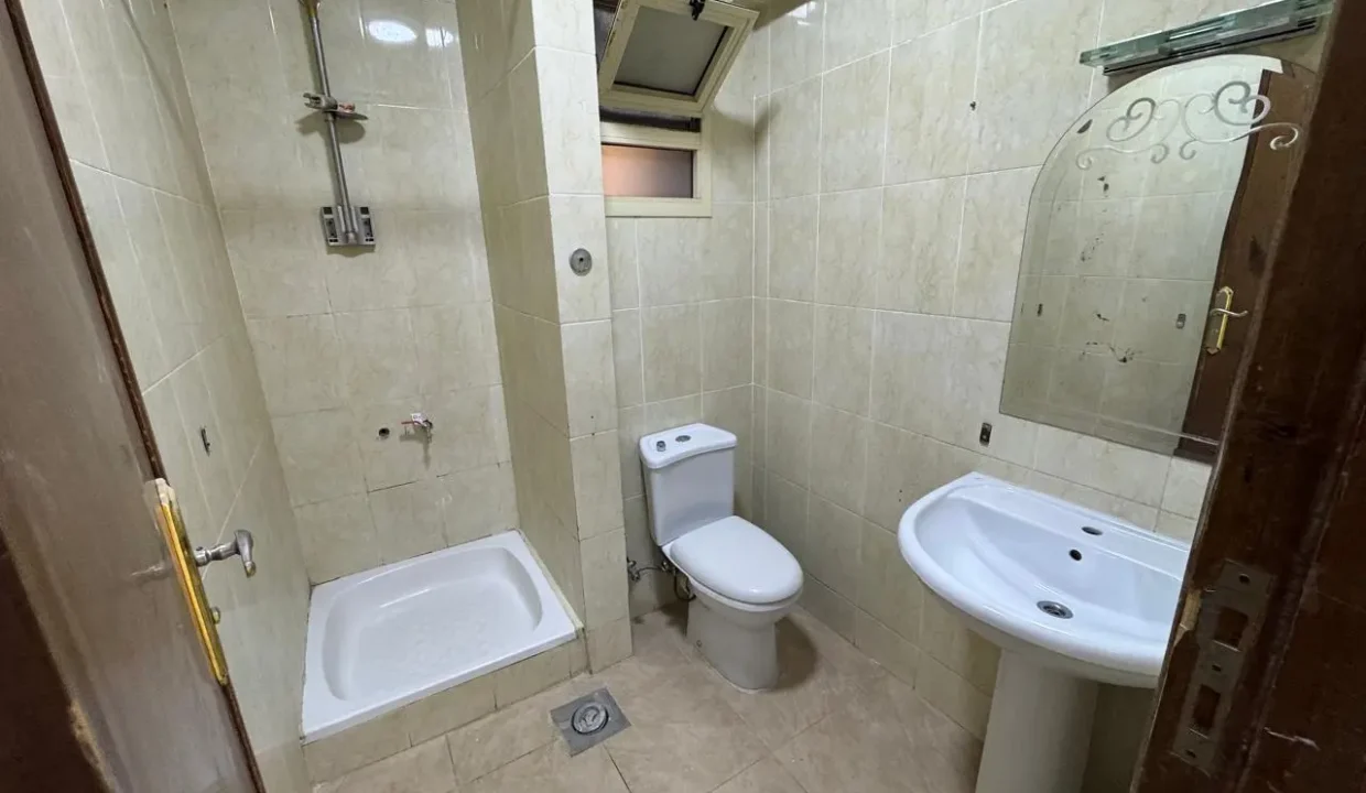 British Resort Compound - Image 6