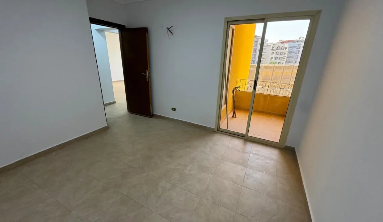 British Resort Compound - Image 7