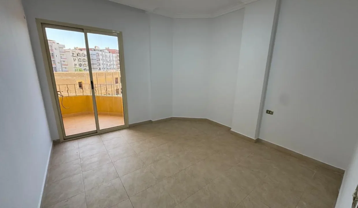 British Resort Compound - Image 8