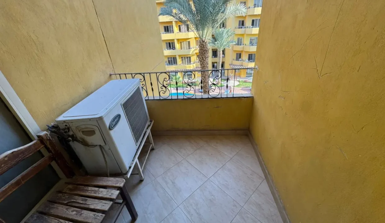 One-Bedroom Apartment for Rent in British Resort - Image 10