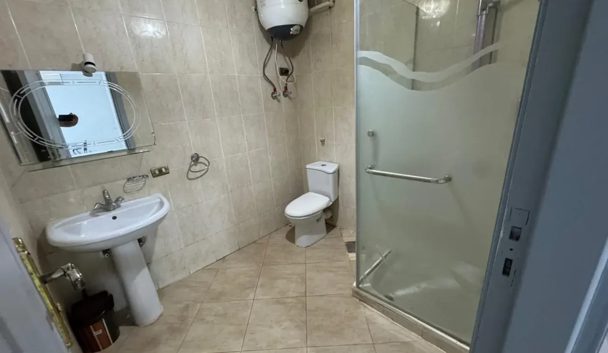 One-Bedroom Apartment for Rent in British Resort - Image 9